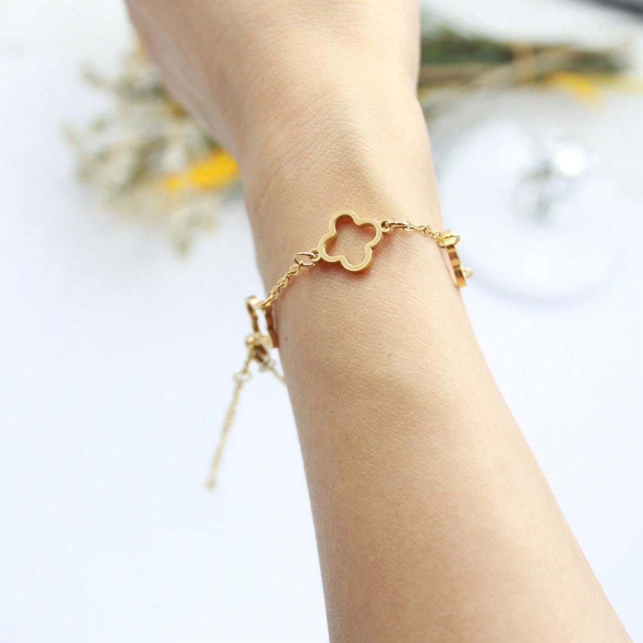 Clover Hollow Flower Bracelet