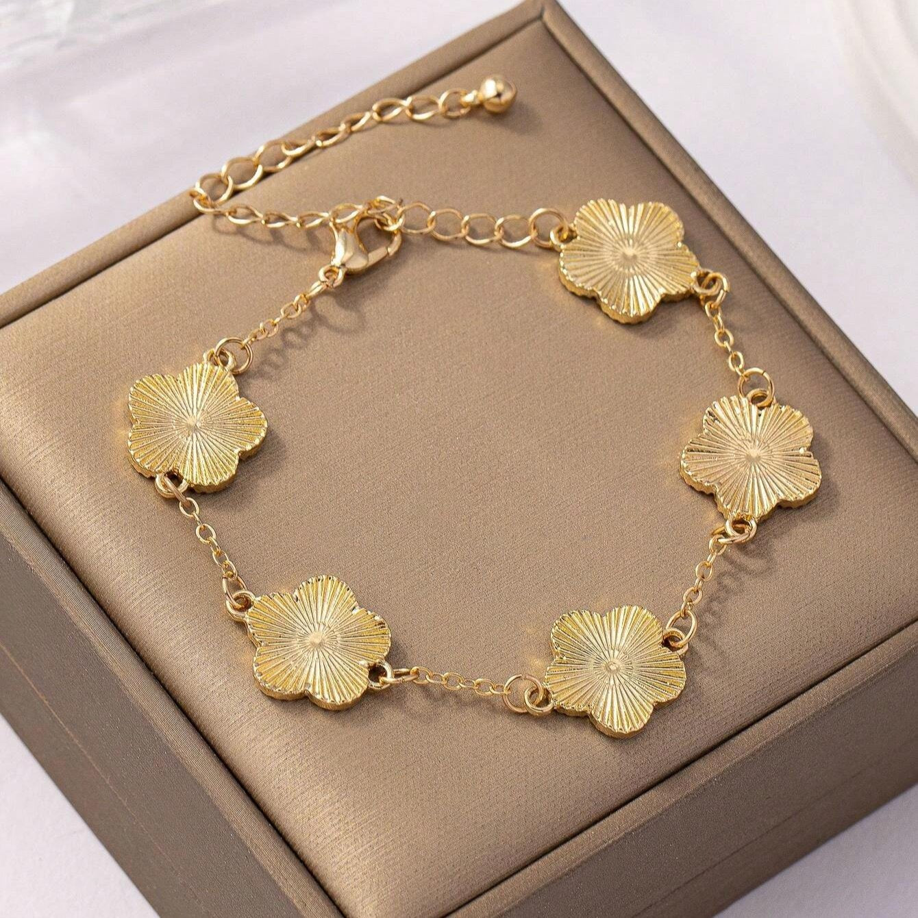 Vintage Clover & Floral Bracelet