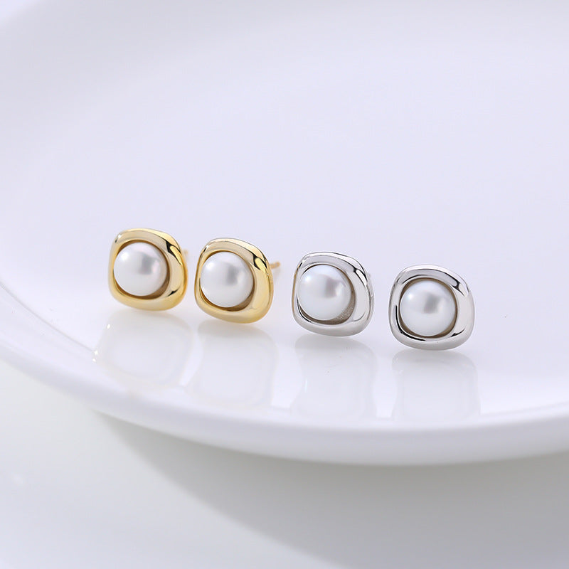 Pearl Studs