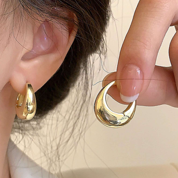 Oval Simple Hoop Earrings