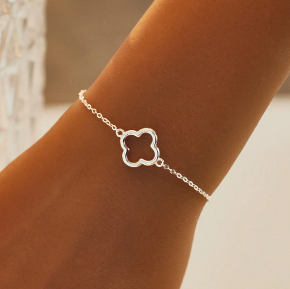 Hollow Out Clover Bracelet