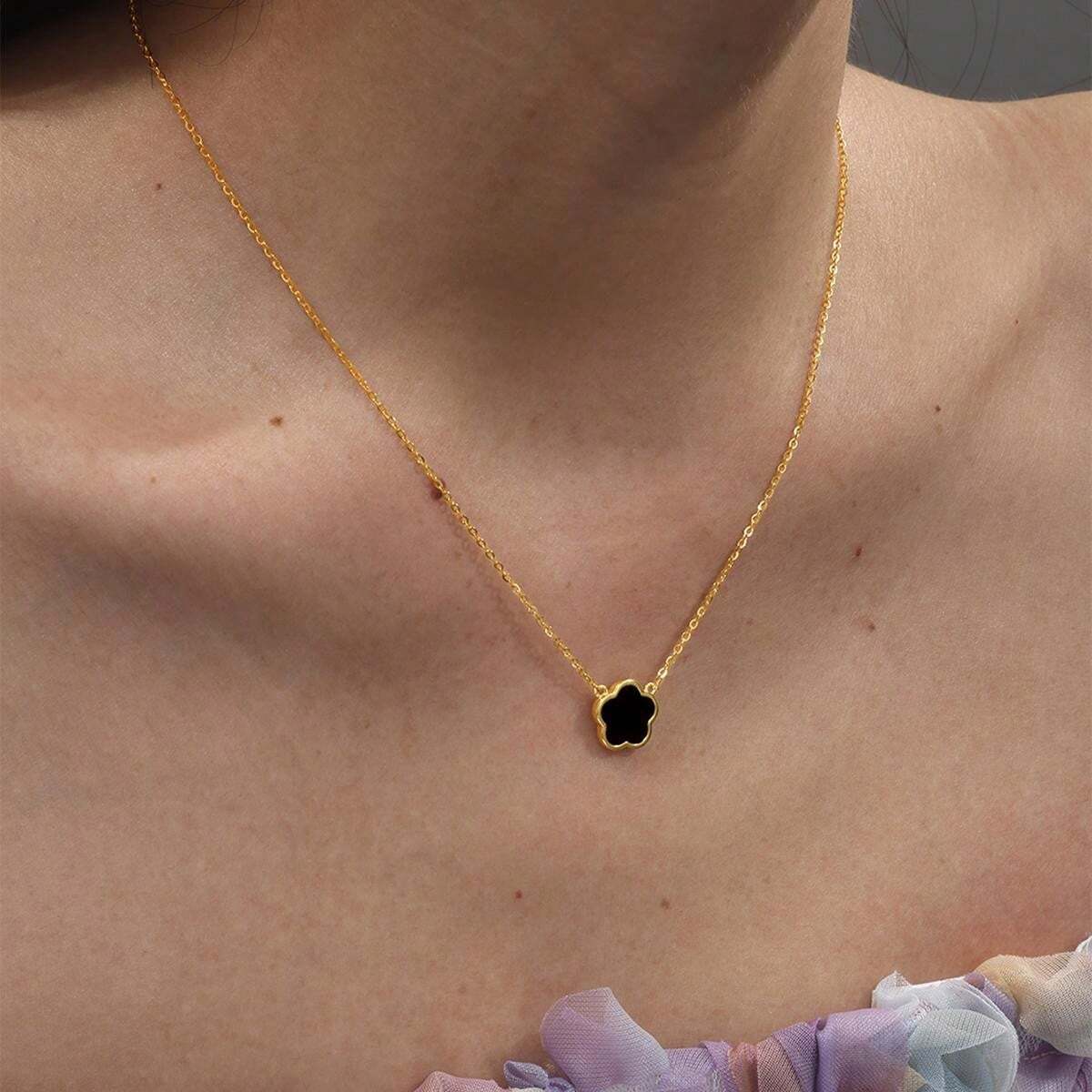 Lucky Flower Necklace with Inlaid Shell