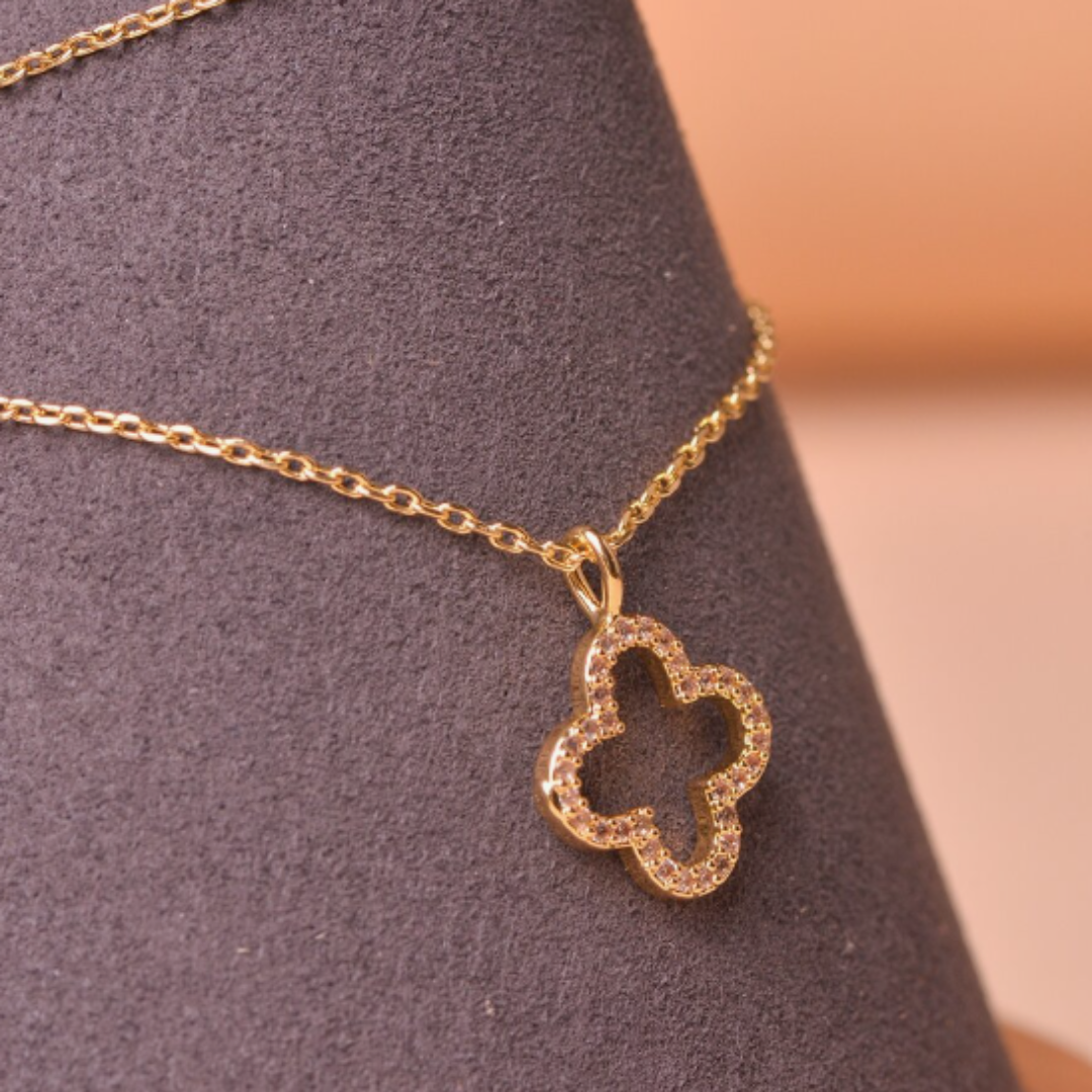 Hollow Out Lucky Four Leaf Clover Pendant Necklace For Women, Festival Gift, Daily Wear Accessories