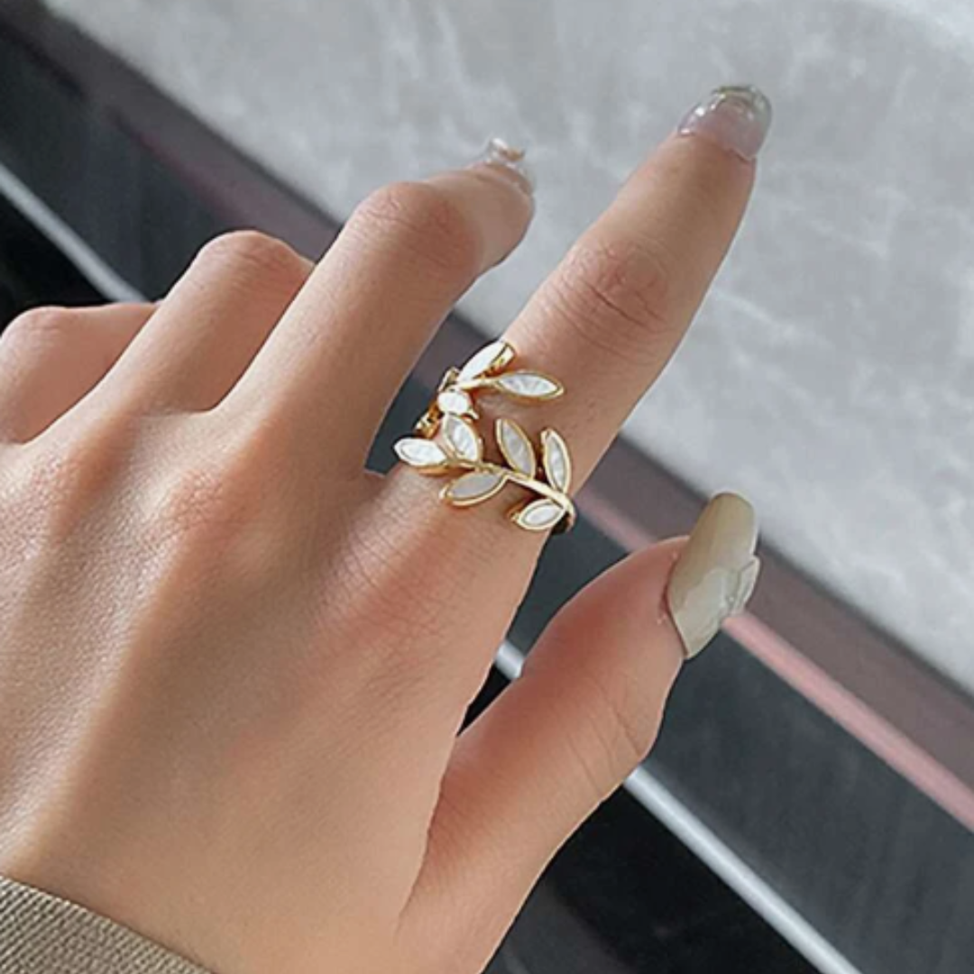 Leaf Decor Cuff Ring