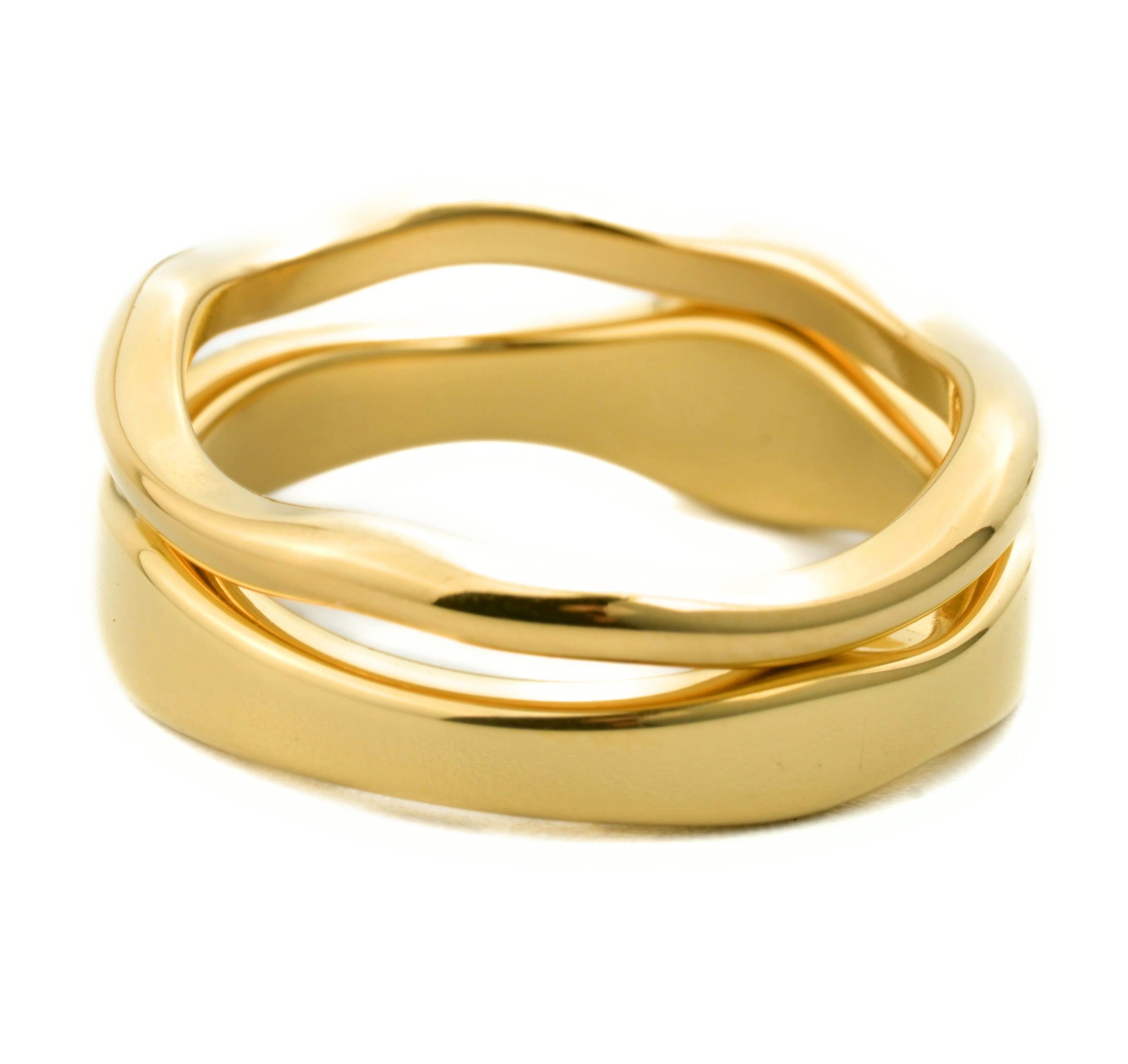 Conjunto de anillos de oro a prueba de deslustre - Anillos ondulados rellenos de oro de 18 k