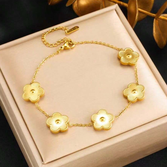 Gold Plated Stainless Steel Set Bracelet, Necklace, Earrings with Clover Flower Decorated