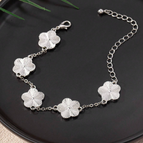 Fashionable Style  Clover & Five Flowers Bracelet