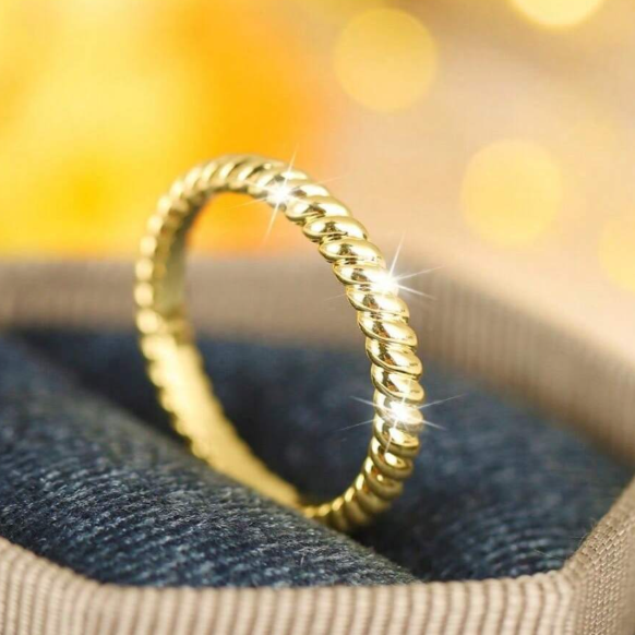 Simple Spiral Design Ring For Women