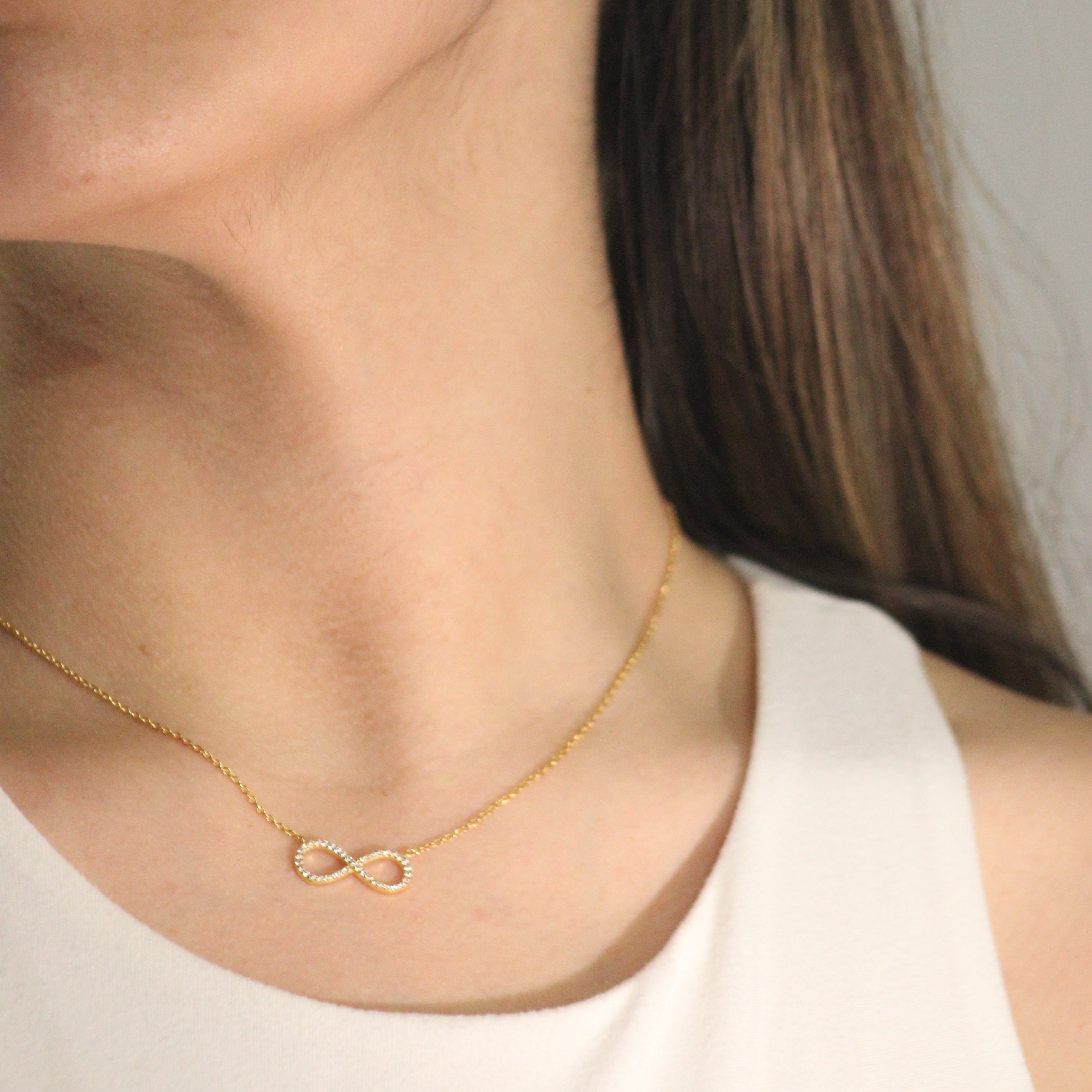 Collar con colgante infinito de circonita transparente chapado en oro de plata 925 - STP01381GP