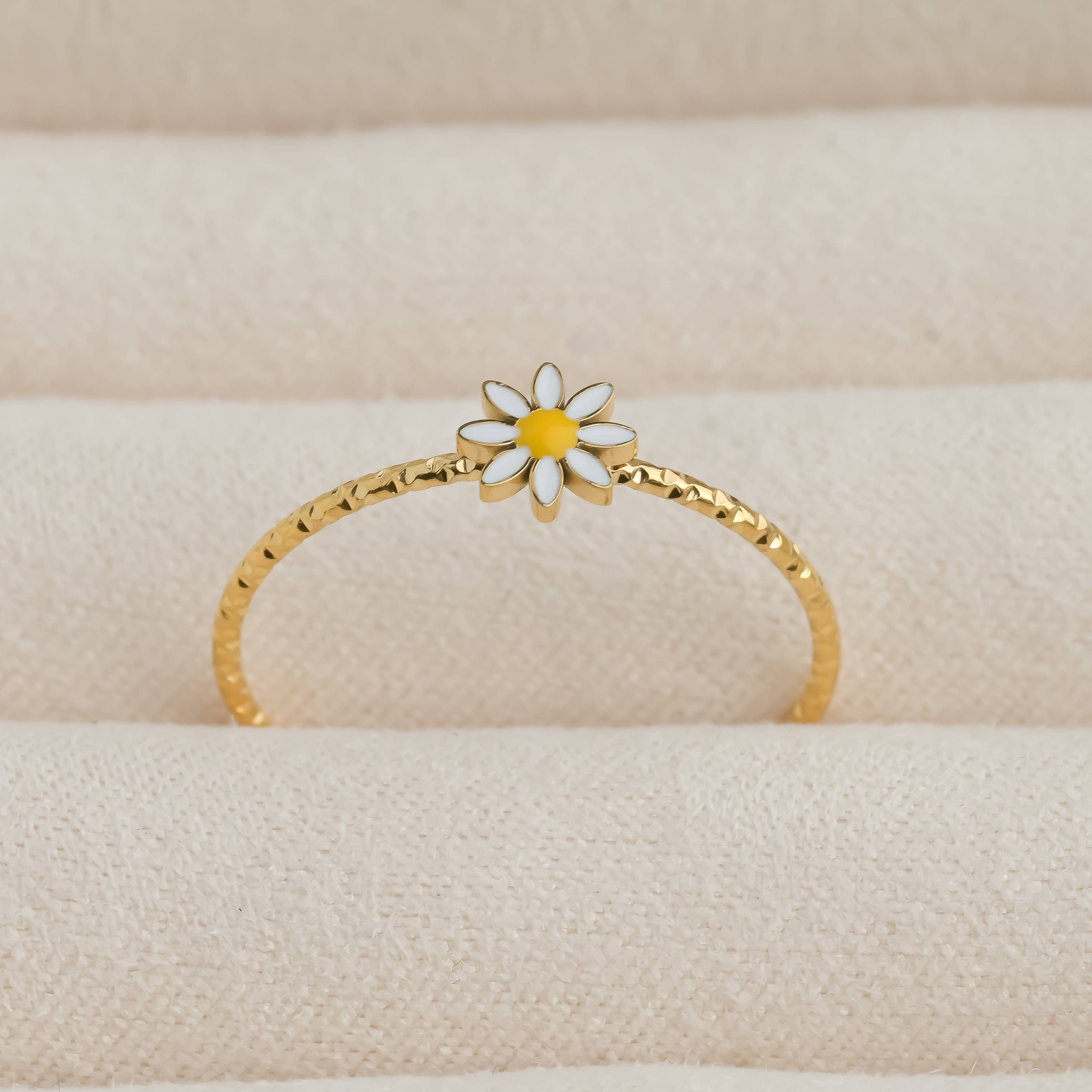 Minimalist Daisy Ring - Tiny White Flower Ring - Floral Ring