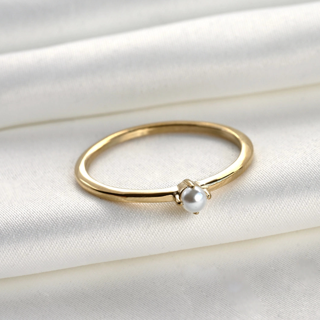 Solo Pearl Ring - Waterproof 18k Gold Stacker Ring